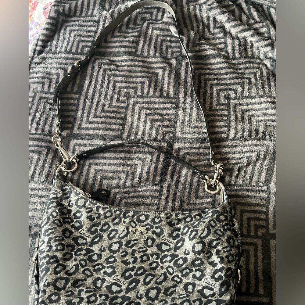 Beautiful Coach Purse! - Picture 2 of 4